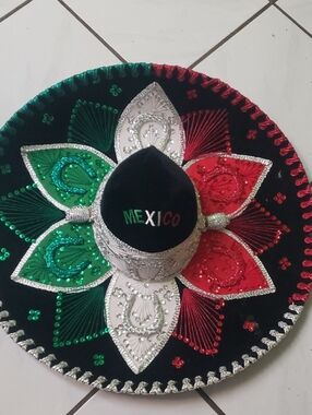 Vintage lMexican Embroidered  Sombrero Hat, Black with Red, White, Green
